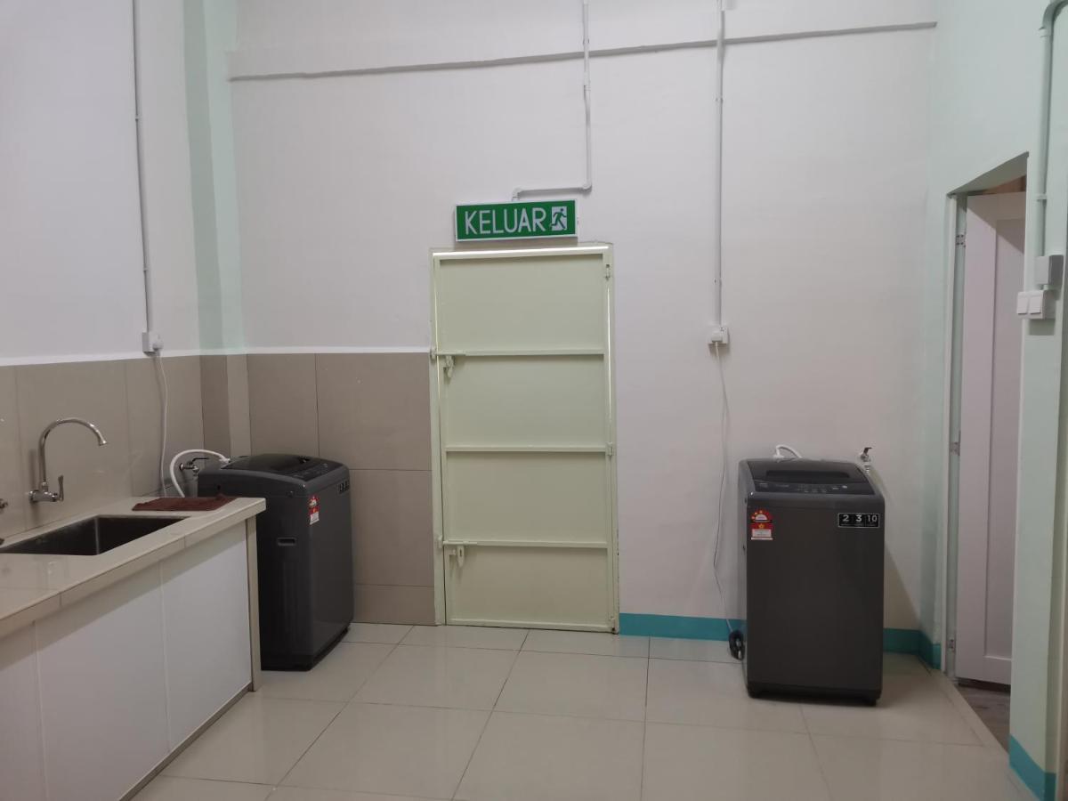 Color Mixed Home Hostel Room Share Bathroom George Town Exterior foto