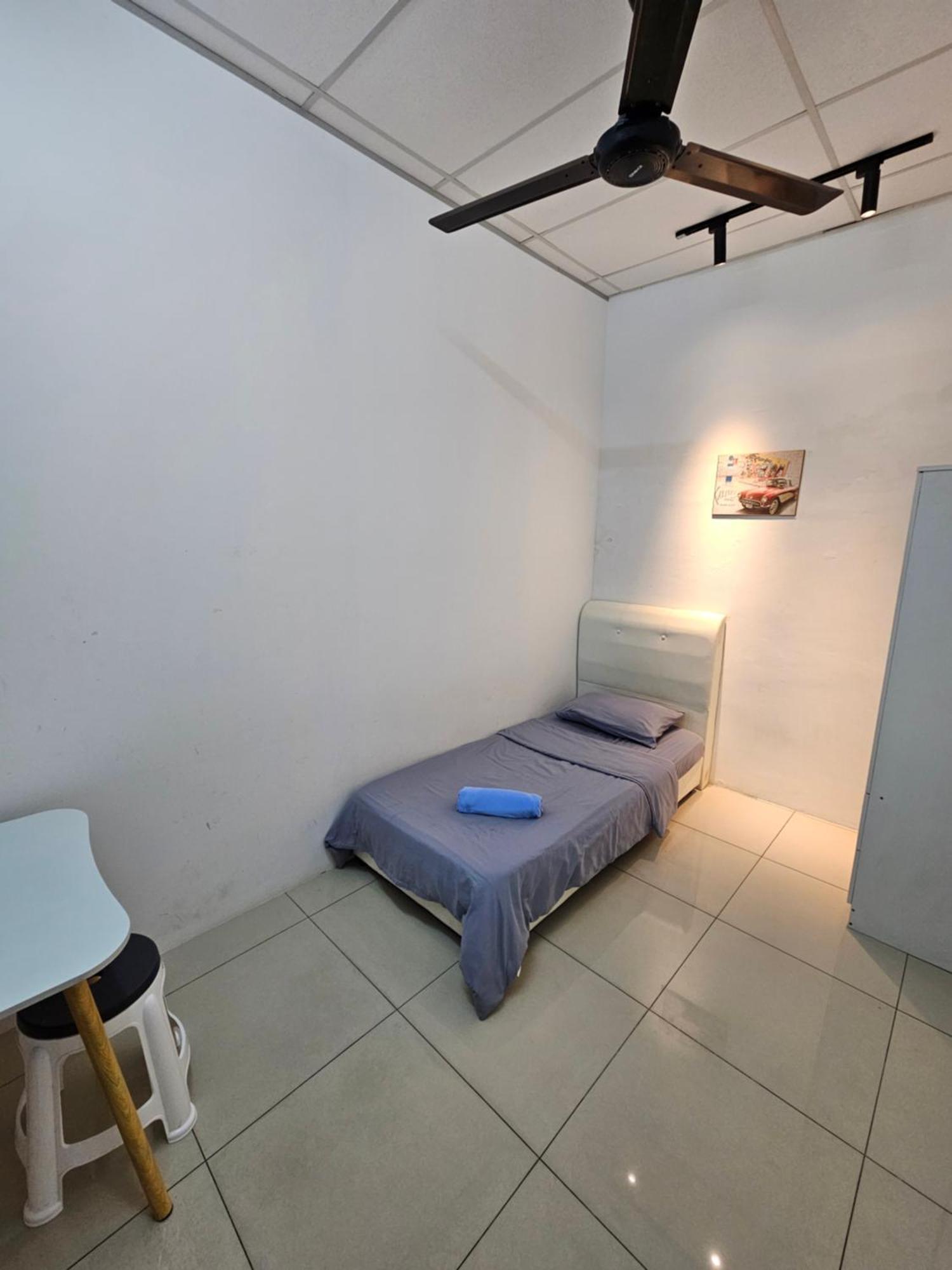 Color Mixed Home Hostel Room Share Bathroom George Town Exterior foto