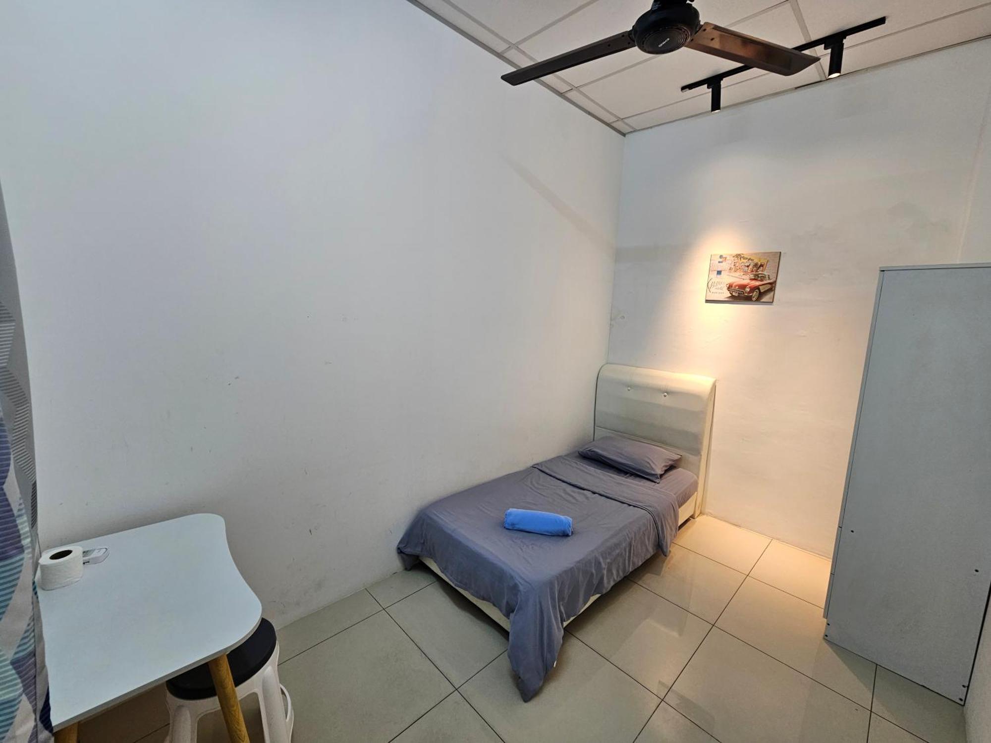 Color Mixed Home Hostel Room Share Bathroom George Town Exterior foto