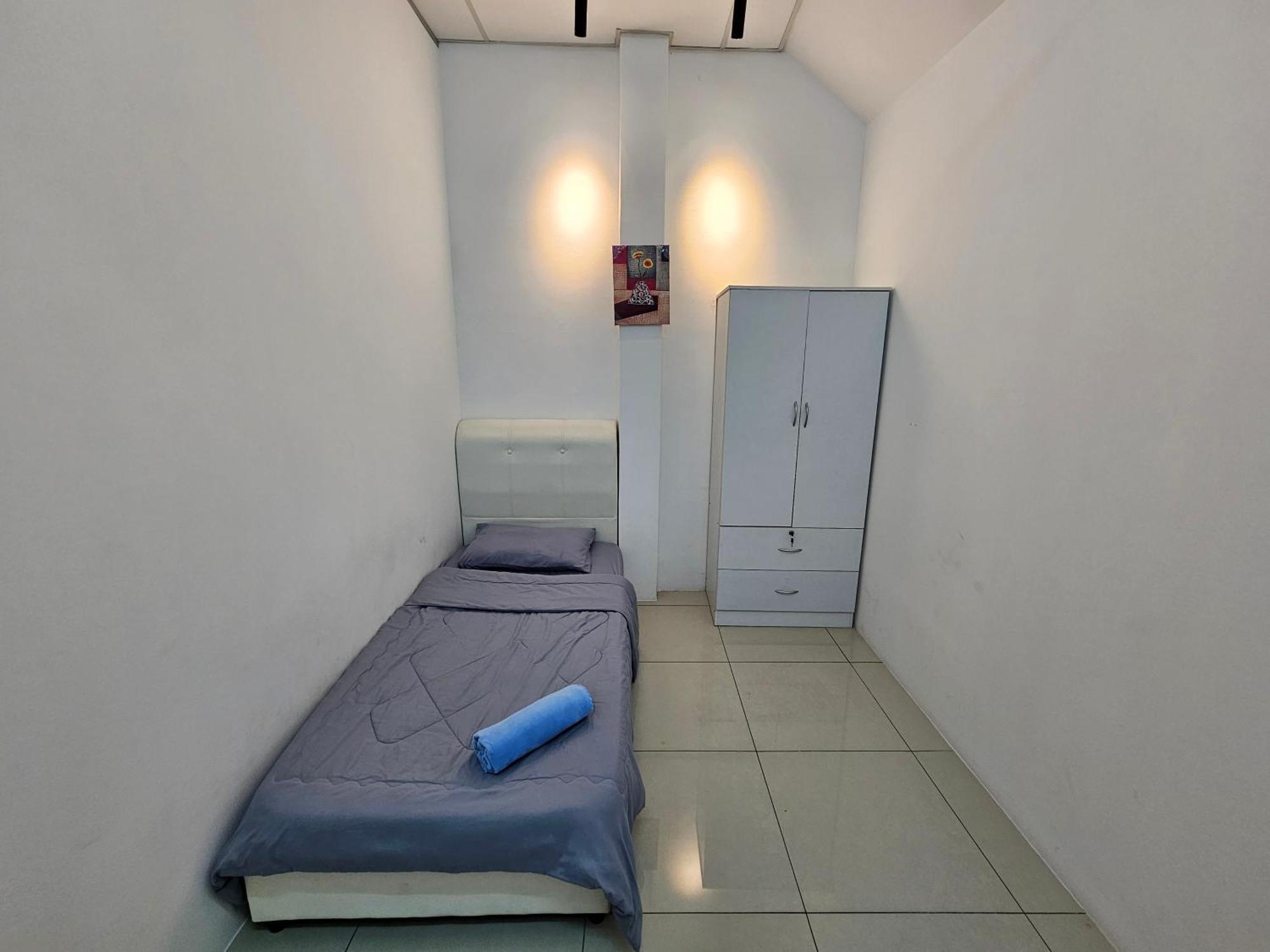 Color Mixed Home Hostel Room Share Bathroom George Town Exterior foto