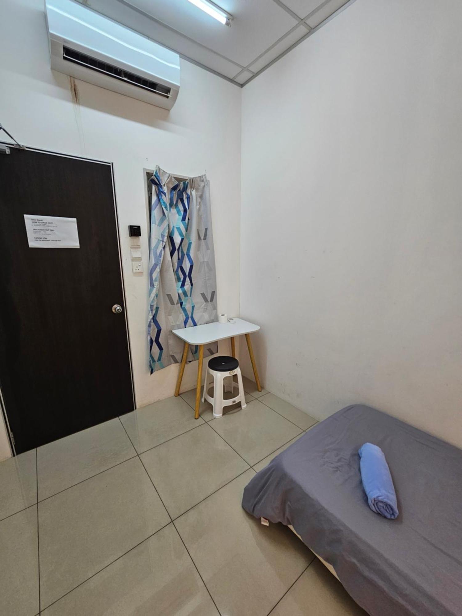 Color Mixed Home Hostel Room Share Bathroom George Town Exterior foto